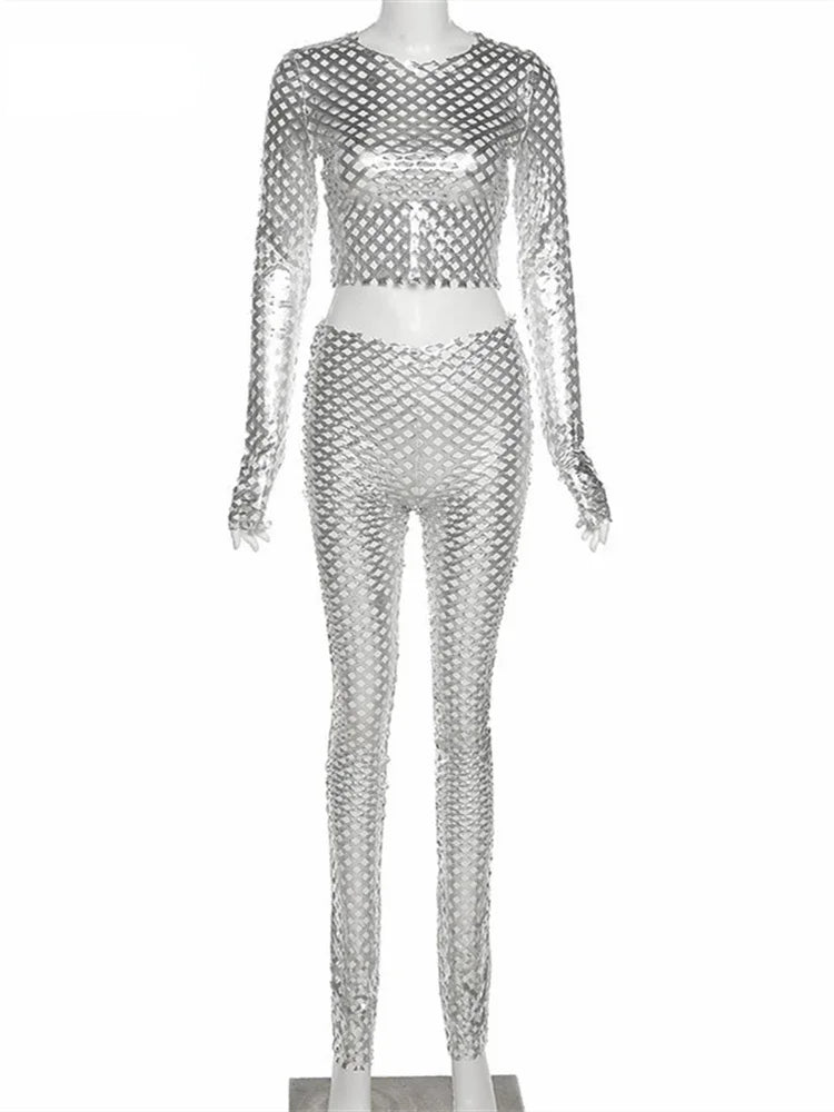 2024 neue Frauen Sexy Aushöhlen Loch Streetwear Trainingsanzug Einfache Schlank Stretch Silber Trainingsanzug Zwei Stück Set Weibliche Festival Outfits | Techno Shirts | Rave Clothing