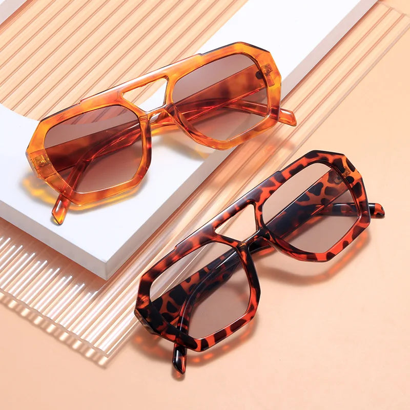 Vintage Quadratische Sonnenbrille für Frauen Männer Dicker Rahmen Doppelte Brücken Brillen Weibliche Mode Chic Polygon Sonnenbrille Leopard Blau Festival Outfits | Techno Shirts | Rave Clothing